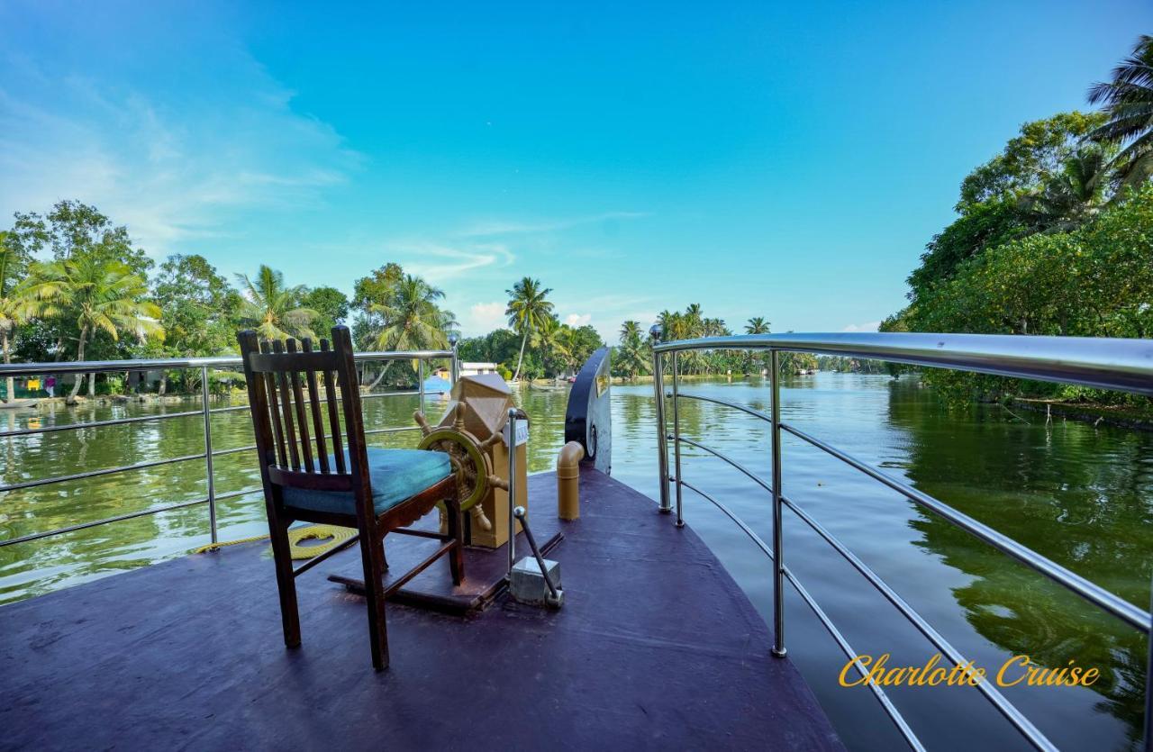 Botel Charlotte Cruise House Boat Alappuzha