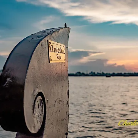 Charlotte Cruise House Boat Hotel Alappuzha Exterior photo