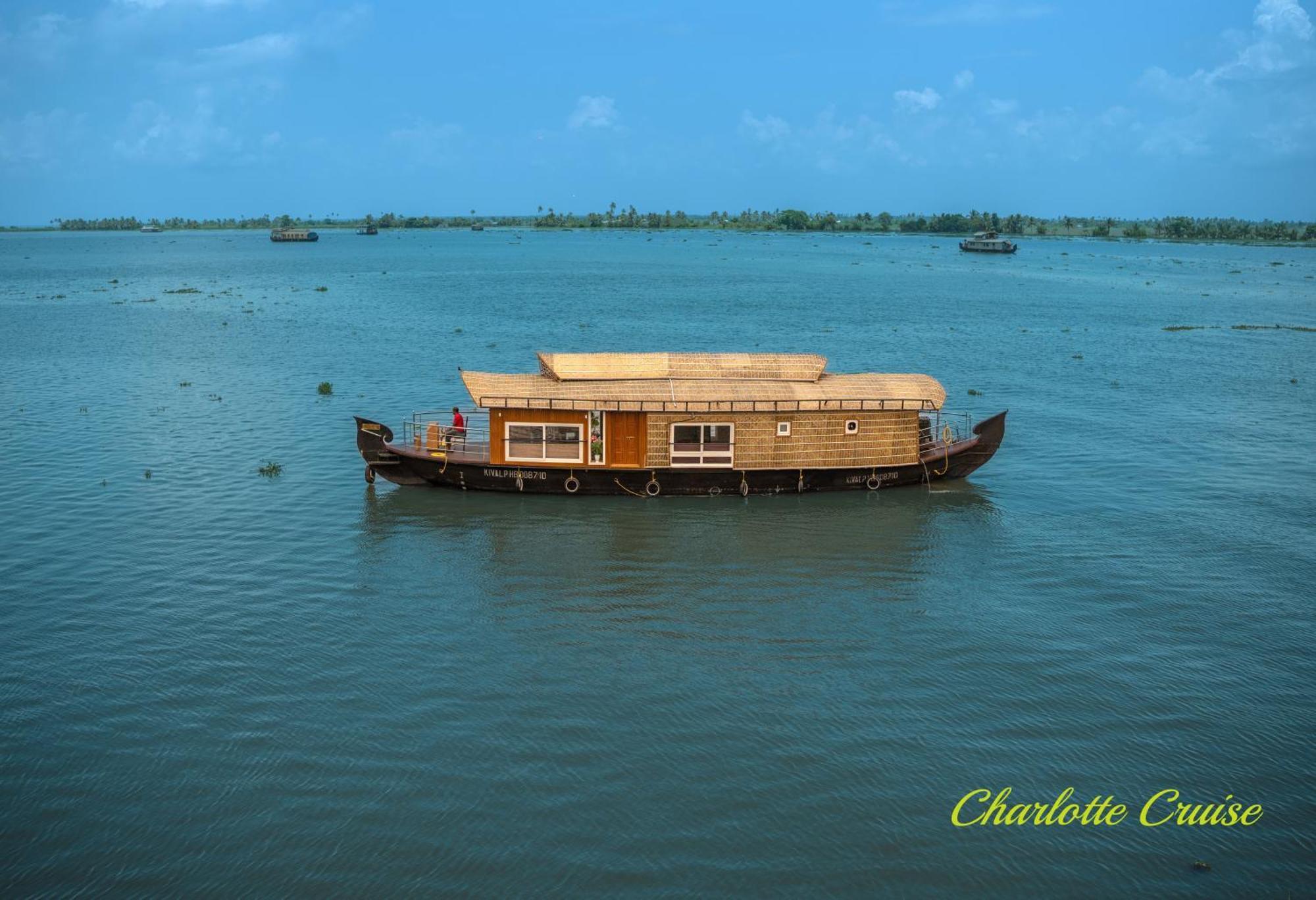 Botel Charlotte Cruise House Boat